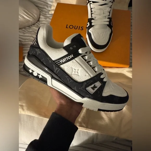 Brand new lv. - Picture 2 of 5